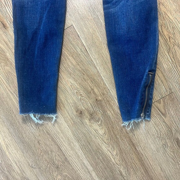 Joe's Flawless Icon Mid Rise Jeans Skinny Distressed Zipper Ankle Raw Hem Sz 26 - Picture 6 of 9